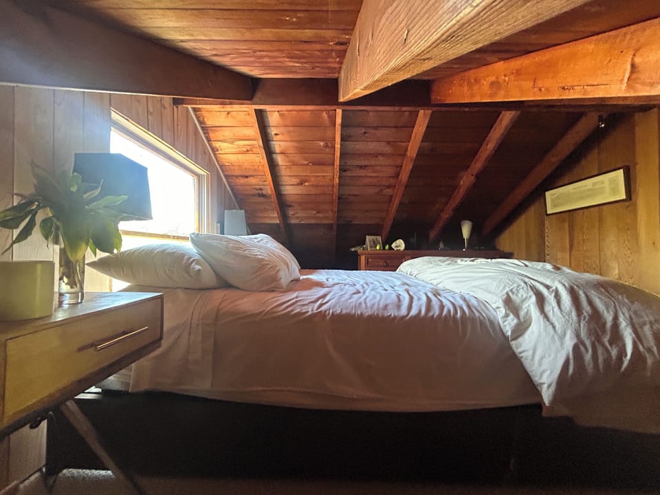 Side view sleeping loft