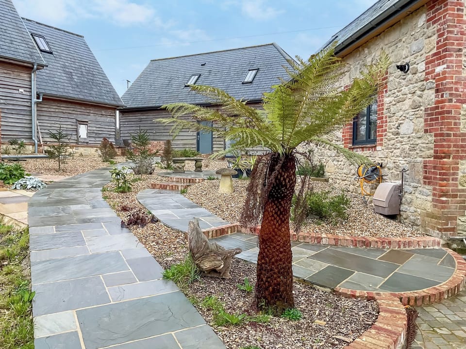 Exterior | Bridleway Barn - Park Farm, Nettlestone