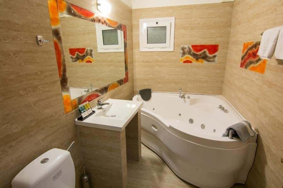 Bathroom with hydromassage tub