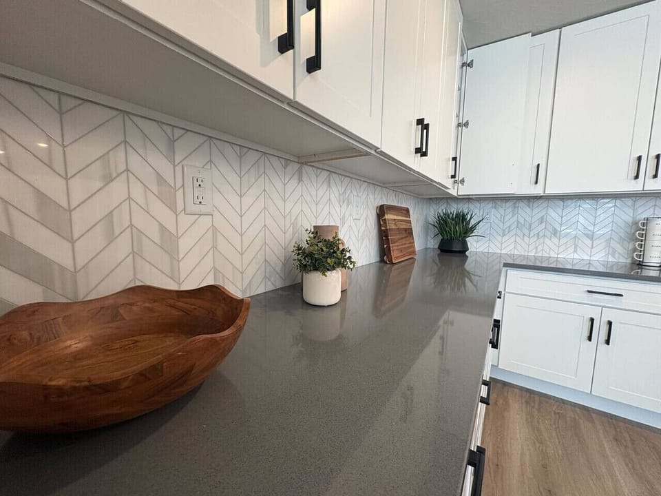 Plenty of space to prepare meals together