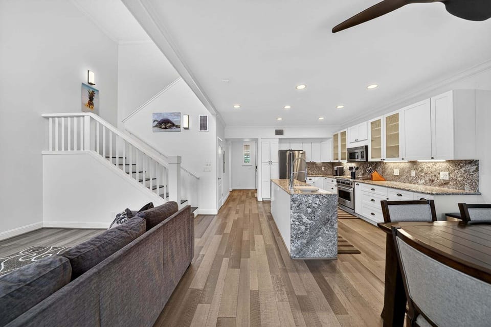 Indoors, Floor, Architecture, Building, Furniture