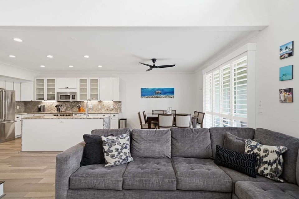 Home Decor, Indoors, Appliance, Ceiling Fan, Couch