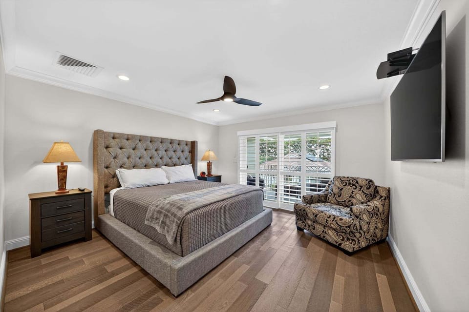 Indoors, Home Decor, Appliance, Ceiling Fan, Screen