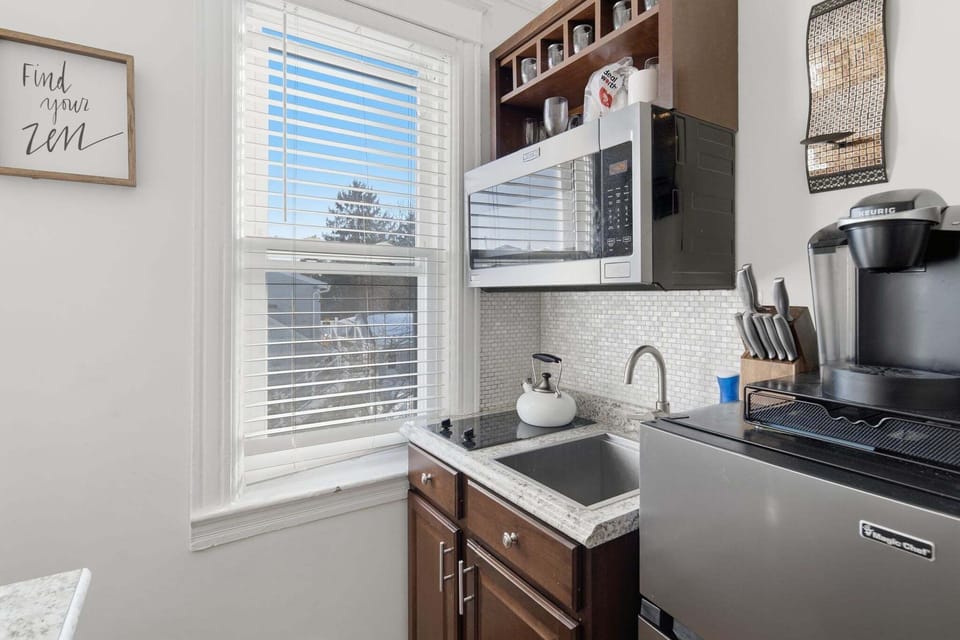 Indoors, Appliance, Microwave, Oven, Home Decor
