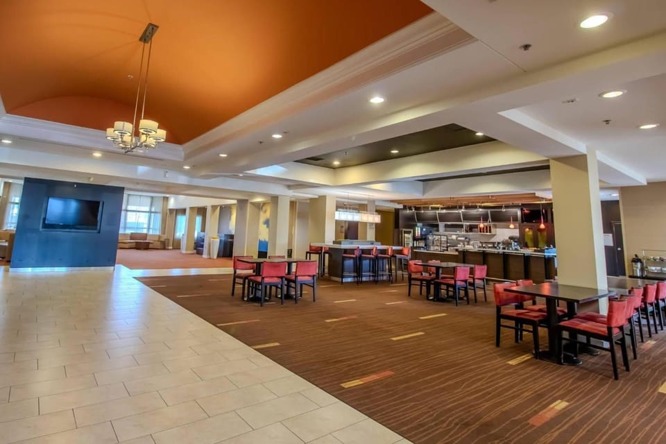 Lobby lounge