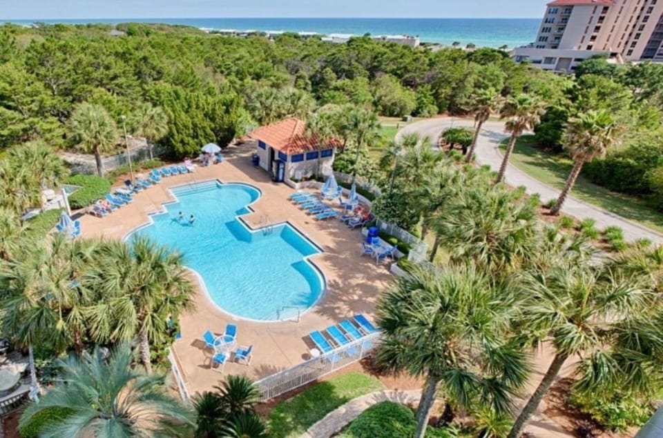 The Heated Tops'l Summit Pool and Hot Tub are ~100' Away from the patio - super convenient!