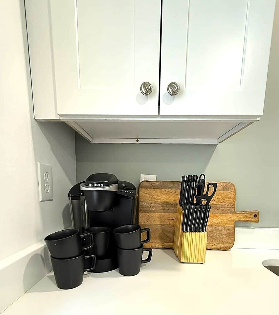 MAIN HOUSE - KITCHEN
