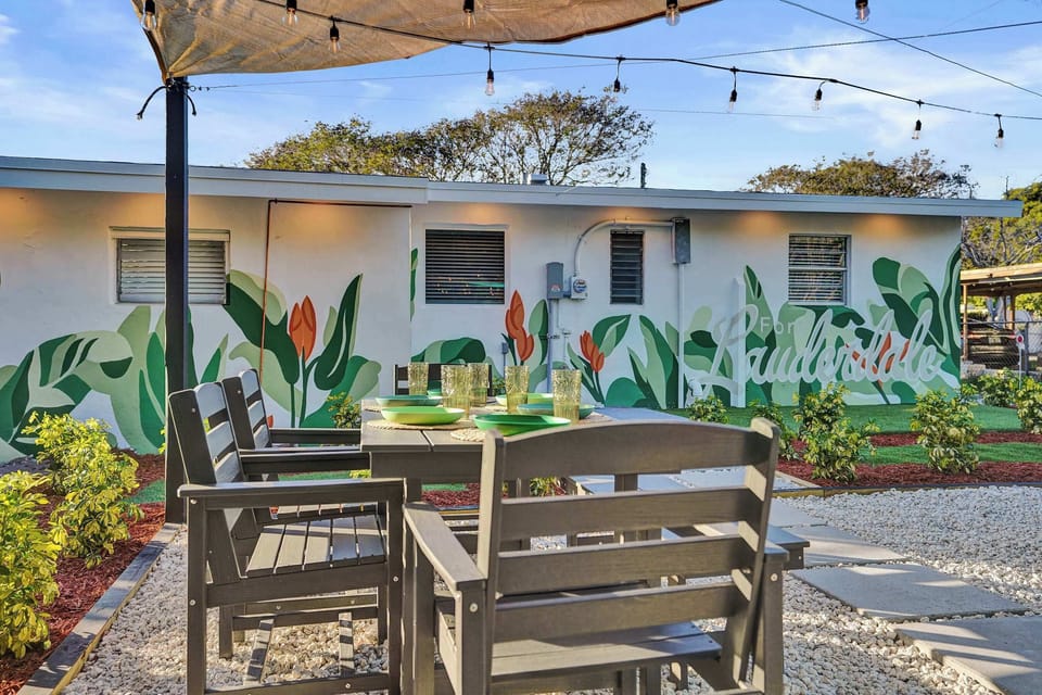 Outdoor dining
