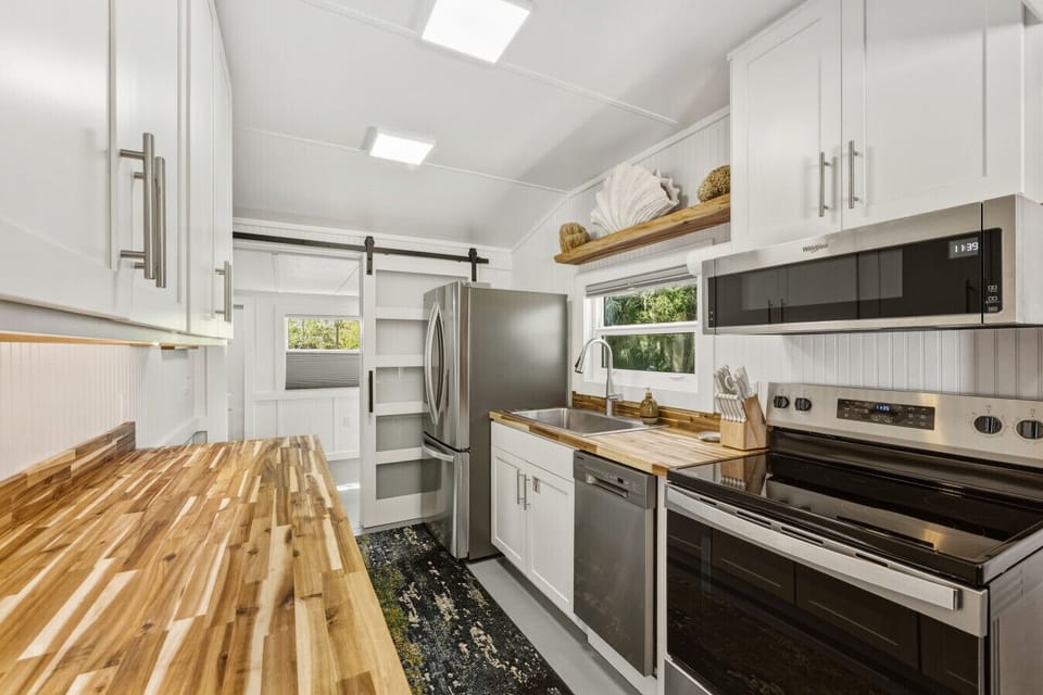 Brand new appliances throughout!