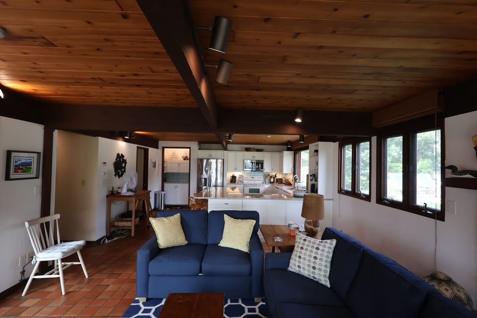 Seating + kitchen