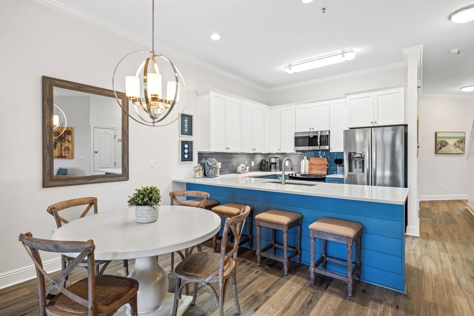 Kitchen/Dining Area