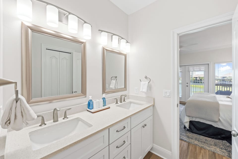 Master Suite Bathroom
