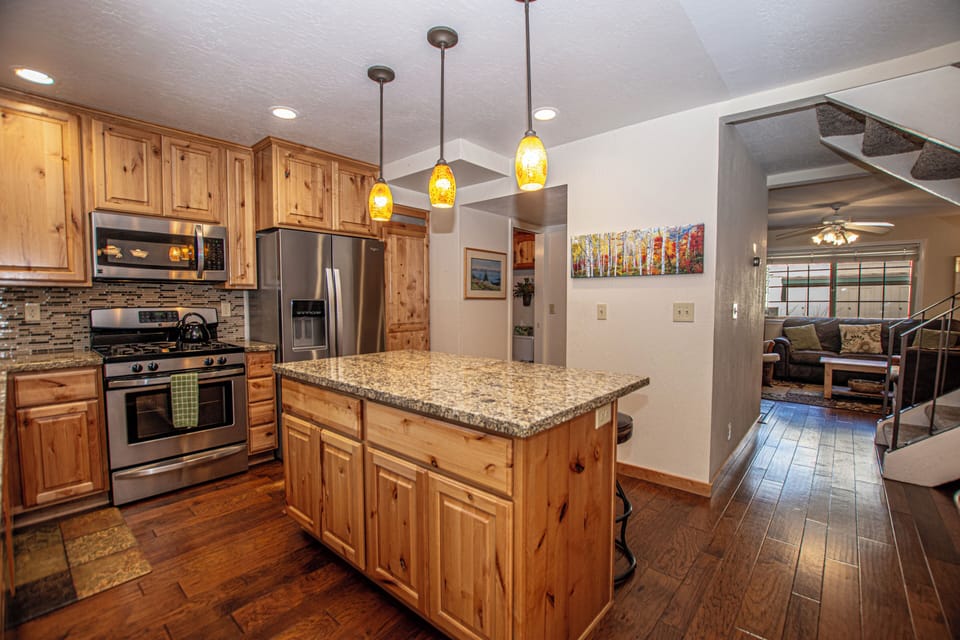 Lake Forest 142 - Kitchen Stove