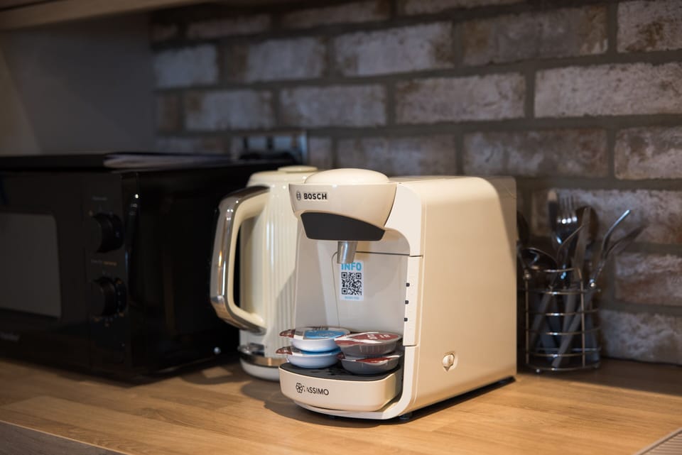 Enjoy our studio facilities with a coffee machine for your early mornings.