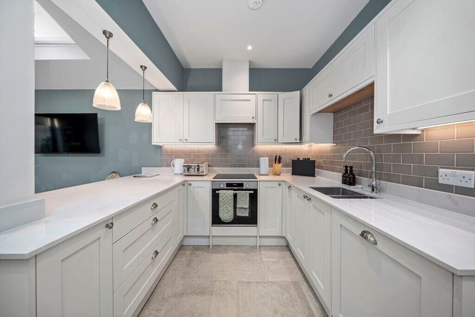 Woodside Cottage - comfortable, fitted kitchen