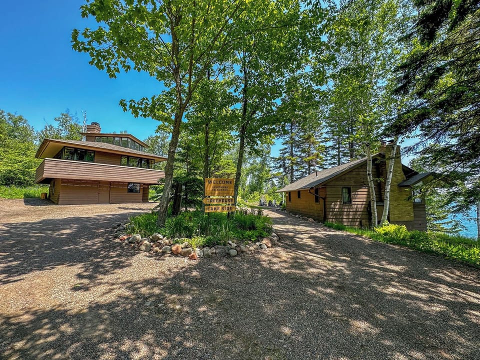 Treehouse on the left and Lakeside on the Right