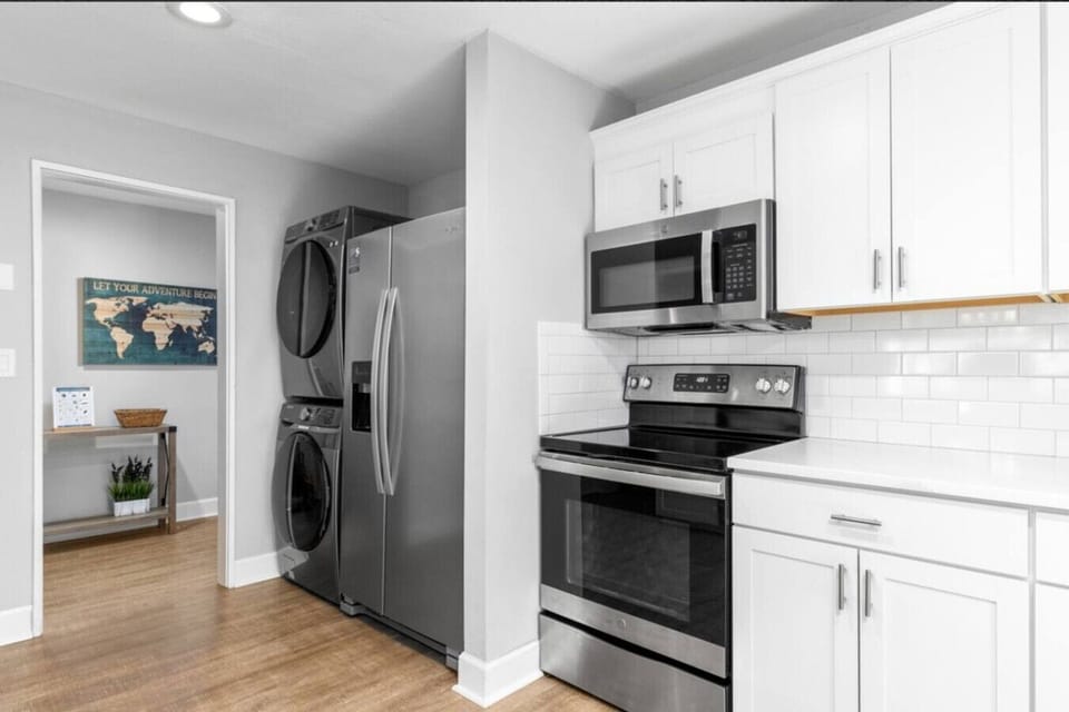 Full kitchen