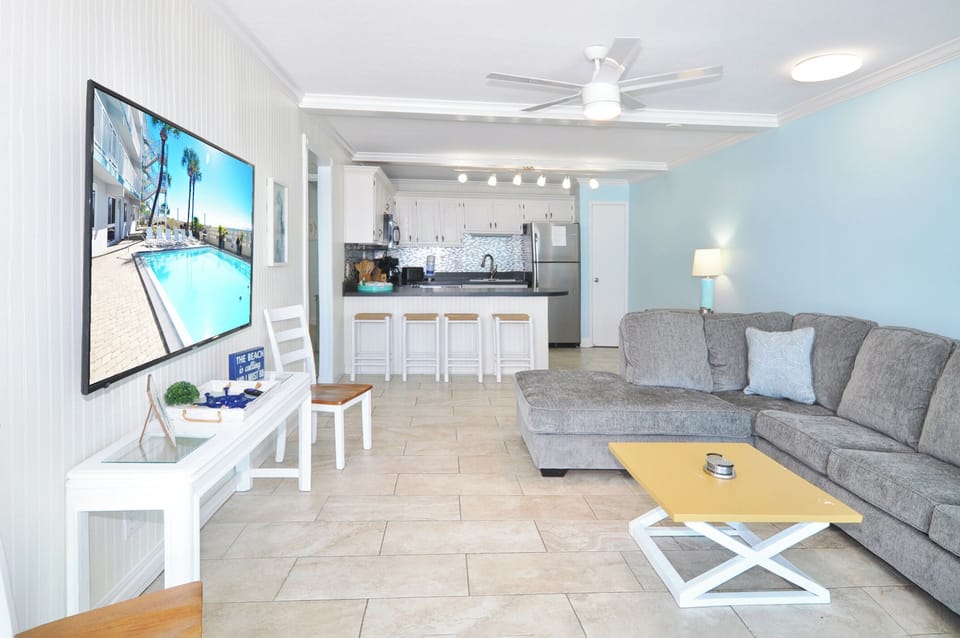 Living Room - Aqua Villa Resort Unit 404, Okaloosa Island, Fort Walton Beach, Vacation Condos by Sunset Resort Rentals