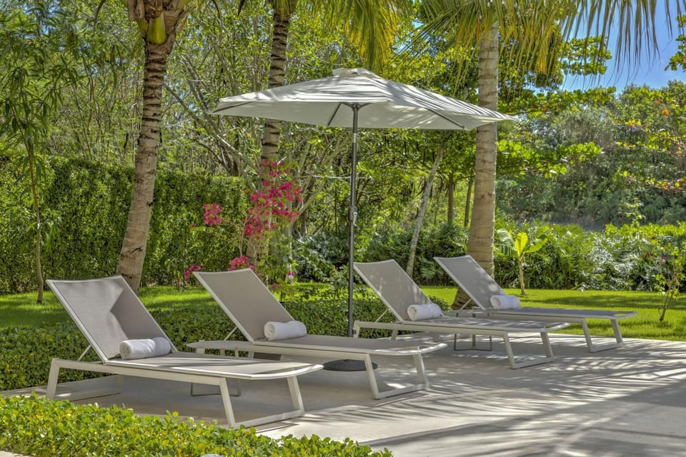 Hacienda A91 - Elegant Tropical Retreat (7589)