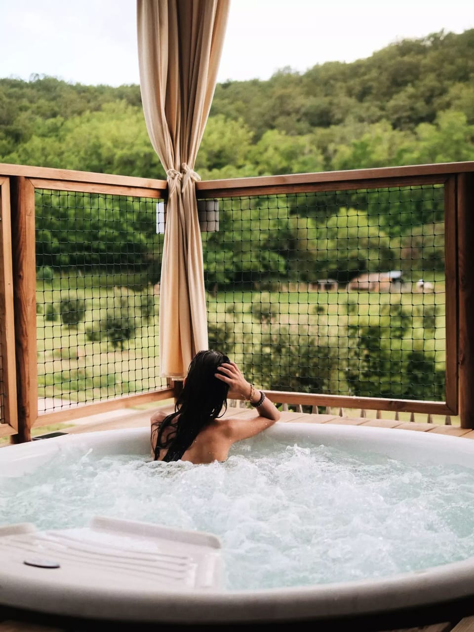 Outdoor spa tub