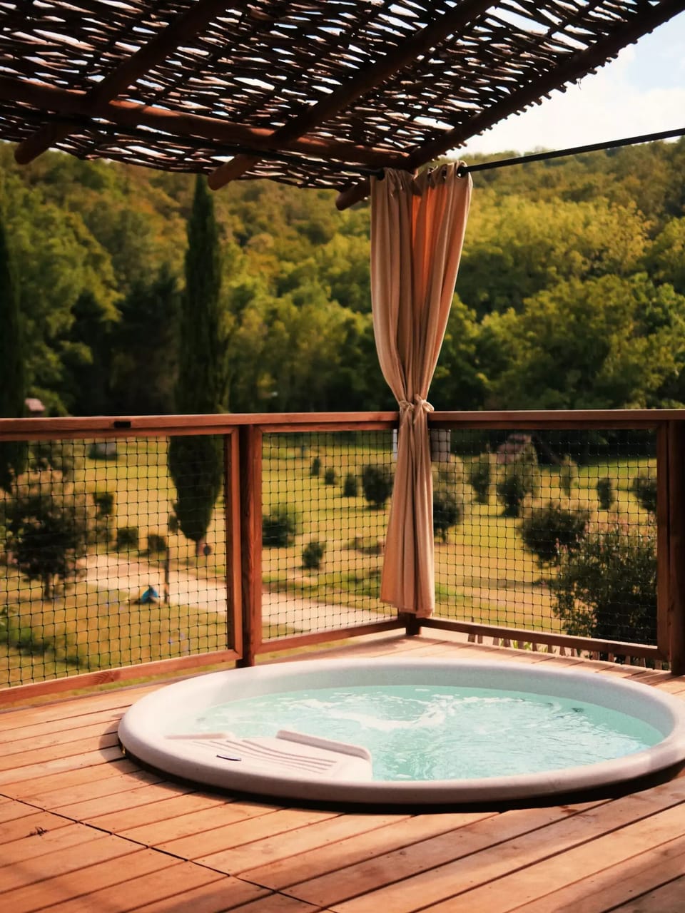Outdoor spa tub