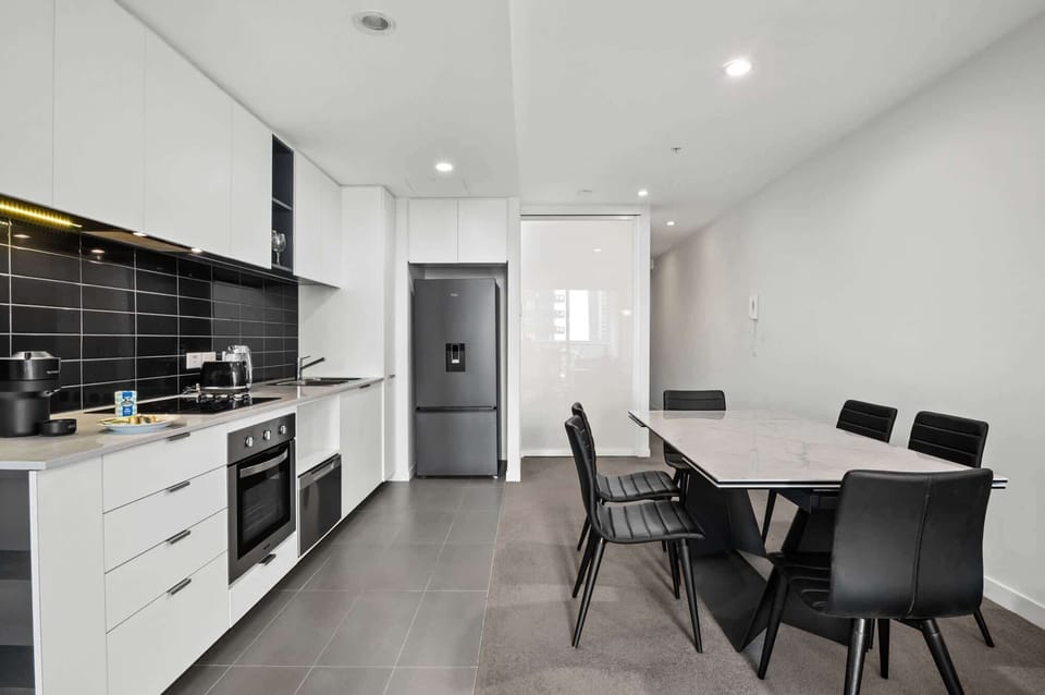 Kitchen and dining table