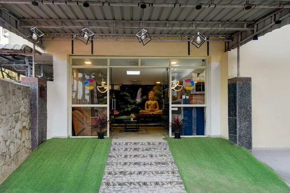Entrance / Reception