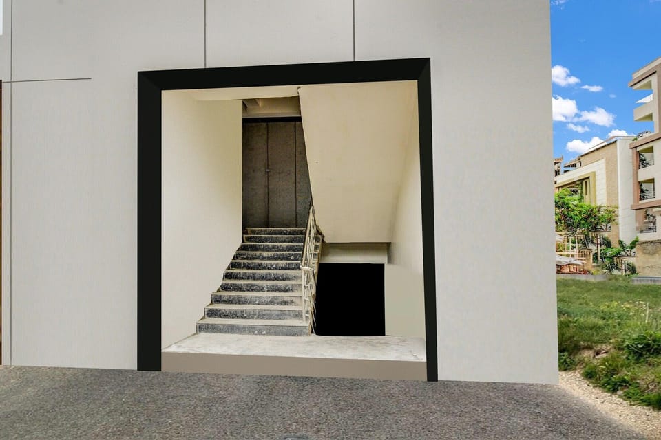 Entrance / Reception