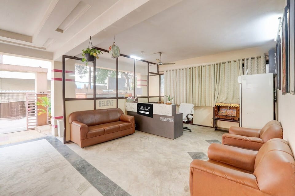 Entrance / Reception