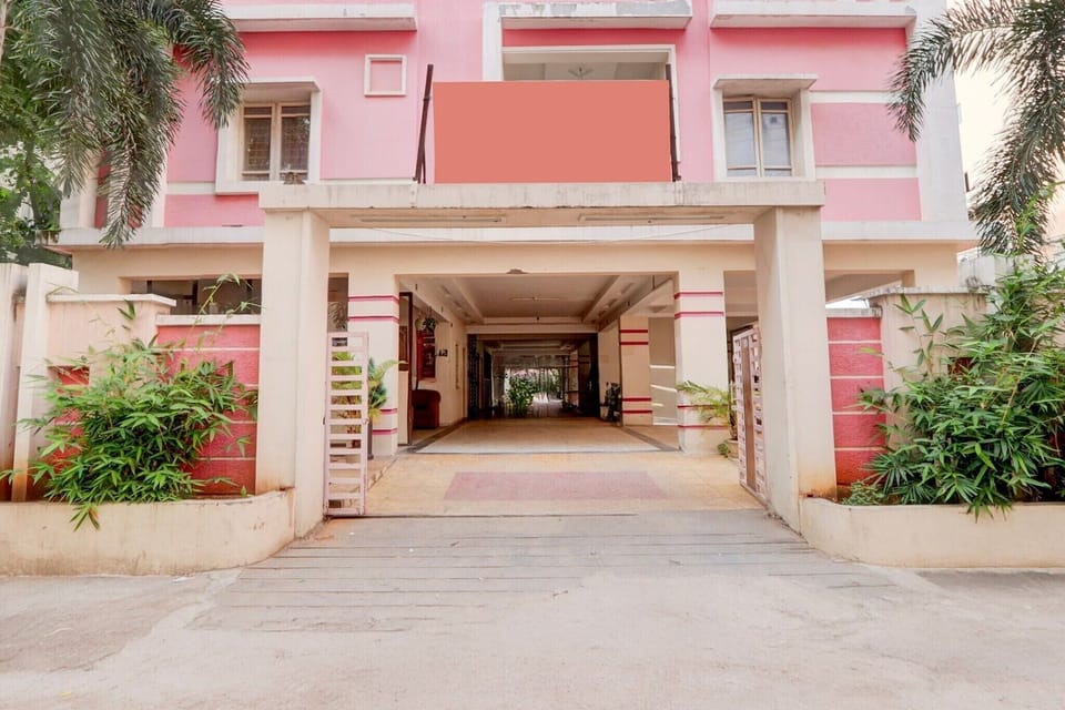 Entrance / Reception