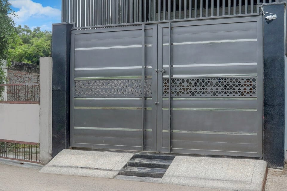 Entrance / Reception