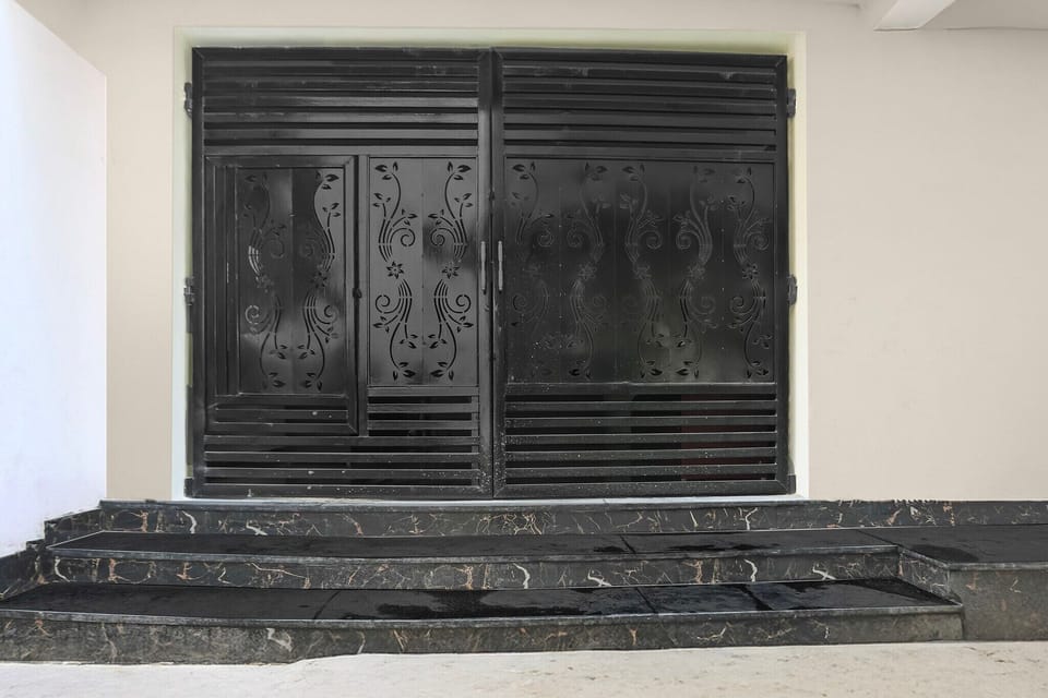 Entrance / Reception