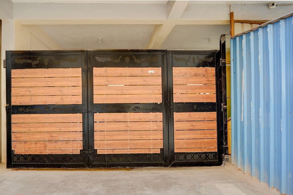 Entrance / Reception