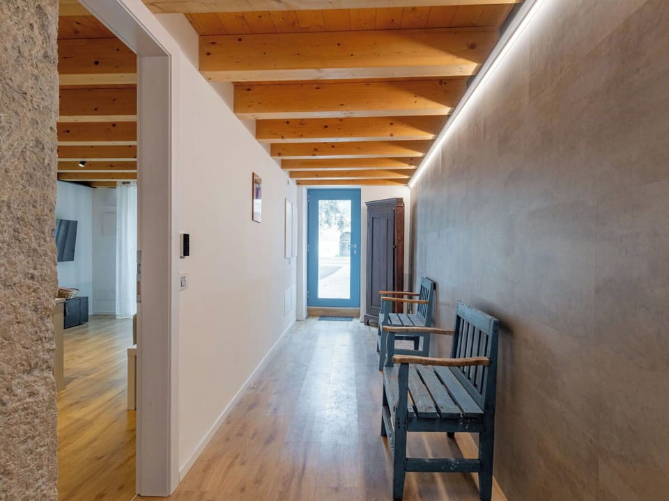 Flooring, Wall, Floor, Wood, Wood Flooring, Ceiling, Interior Design, Hardwood, Wood Stain, Composite Material