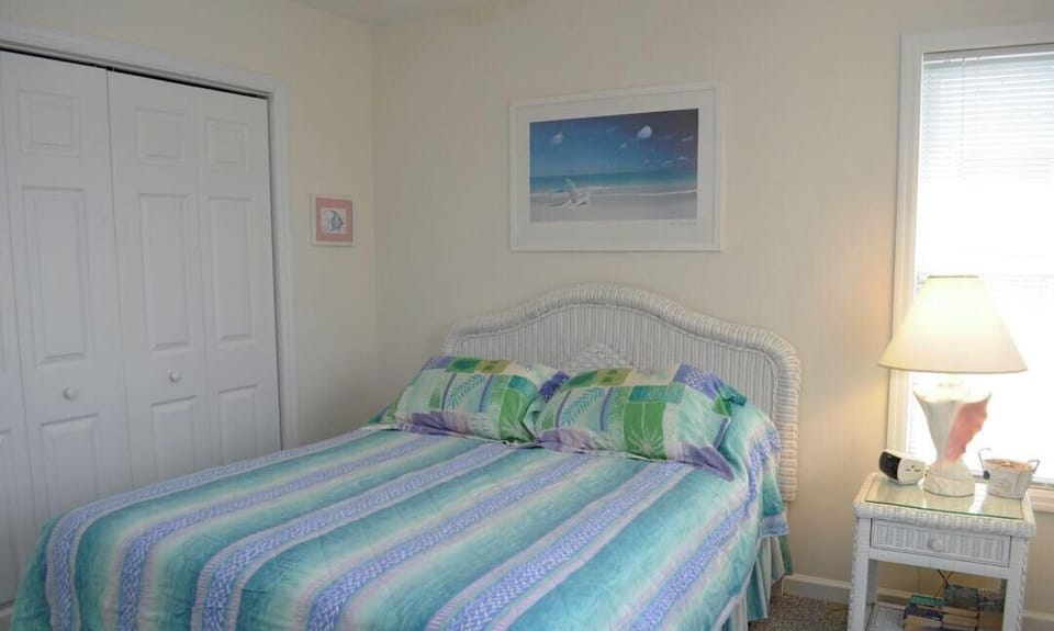 2nd Floor Streetside Queen Bedroom
