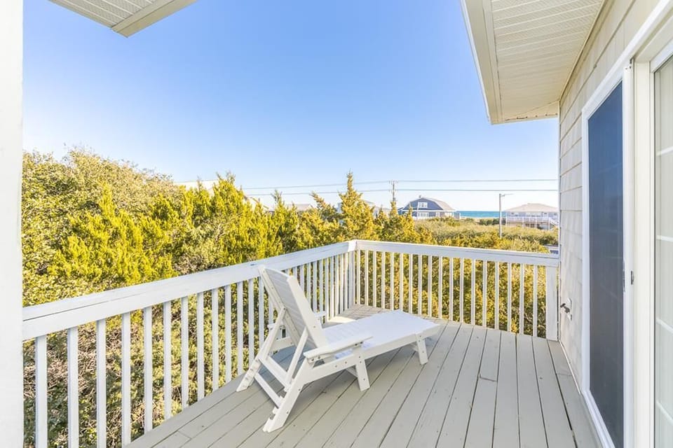 Top Floor Sun Porch and Covered Deck II