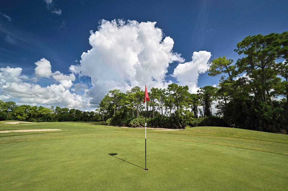 SWM3613 - Spanish Wells Golf and Country Club offers golf pay per play options on a championship 27 holes golf course