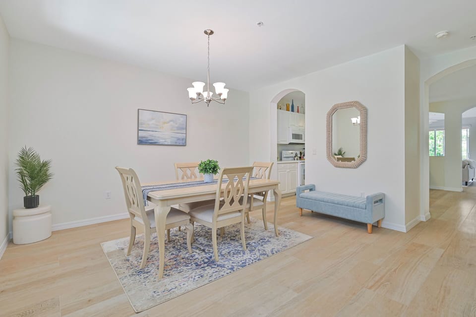 SWM3613 - Dining area