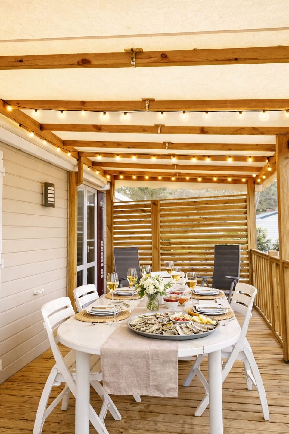 Outdoor dining