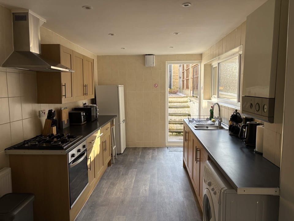 Fully Stocked Kitchen 