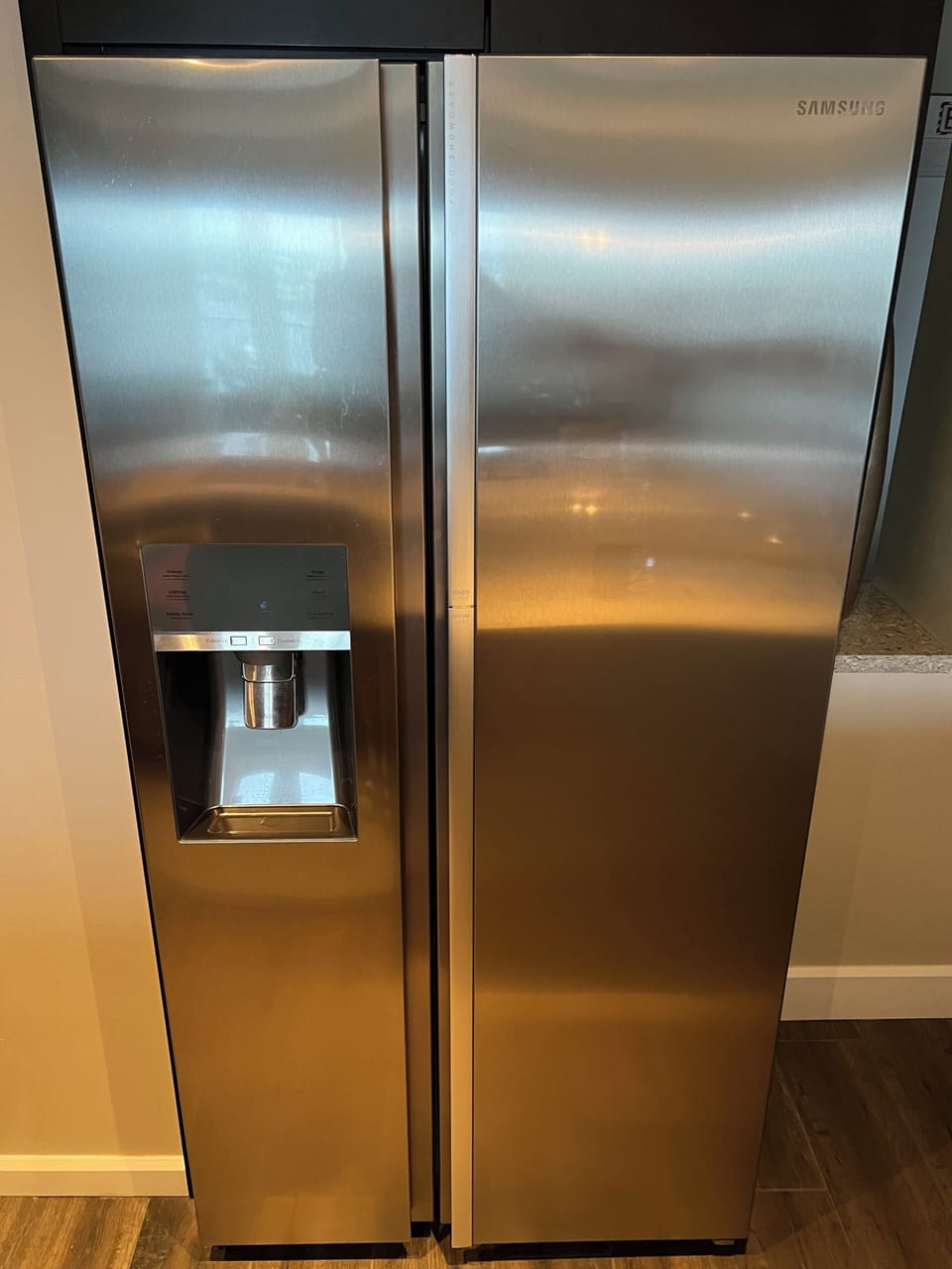 Fridge with filtered water.