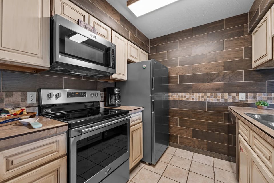 The kitchen is well equipped for an unforgettable getaway​