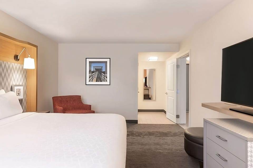 Settle in with spacious floors and easy bath access.