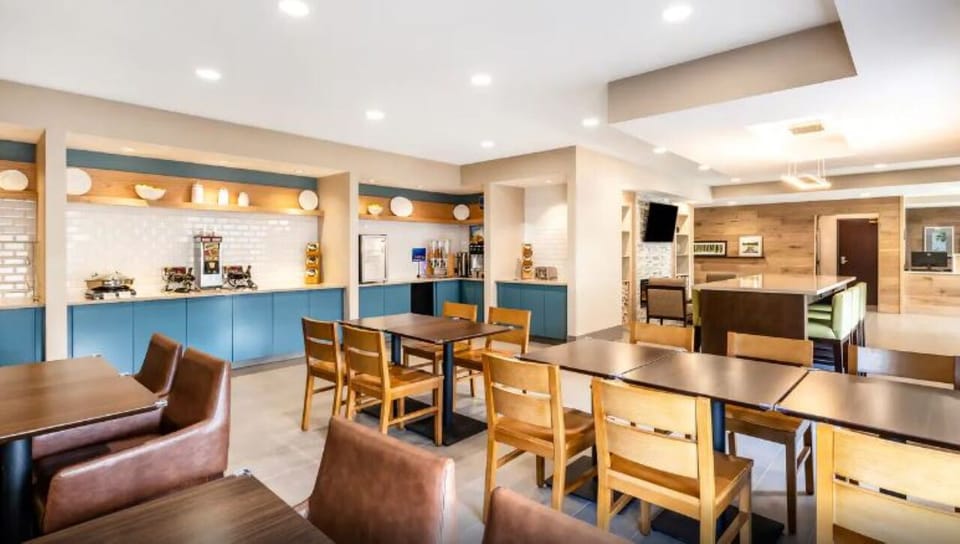 Start mornings with a comfortable breakfast spread in a modern space.