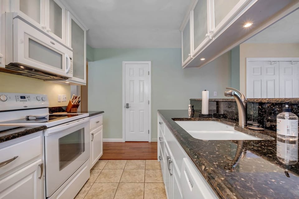 Granite countertops for an elegant finish