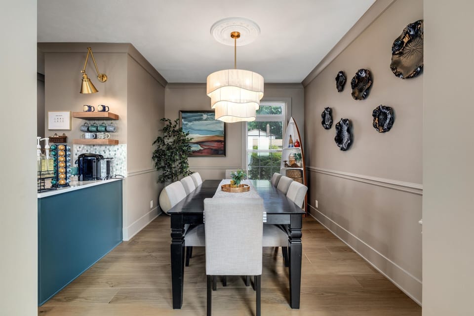 Dining Room with Seating for 8