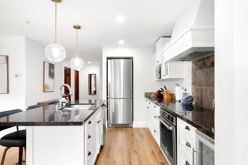 The fully equipped kitchen includes all the essentials you need to prepare delicious meals effortlessly, from modern appliances to ample cookware and utensils, ensuring a seamless cooking experience.