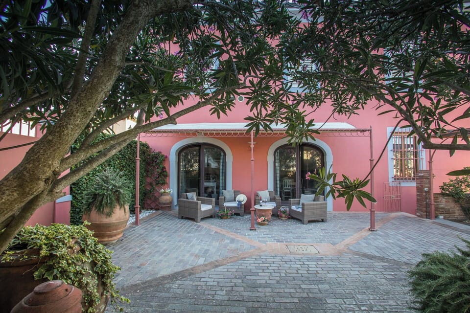 Balcony / Terrace / Patio, Building Exterior, Outdoor