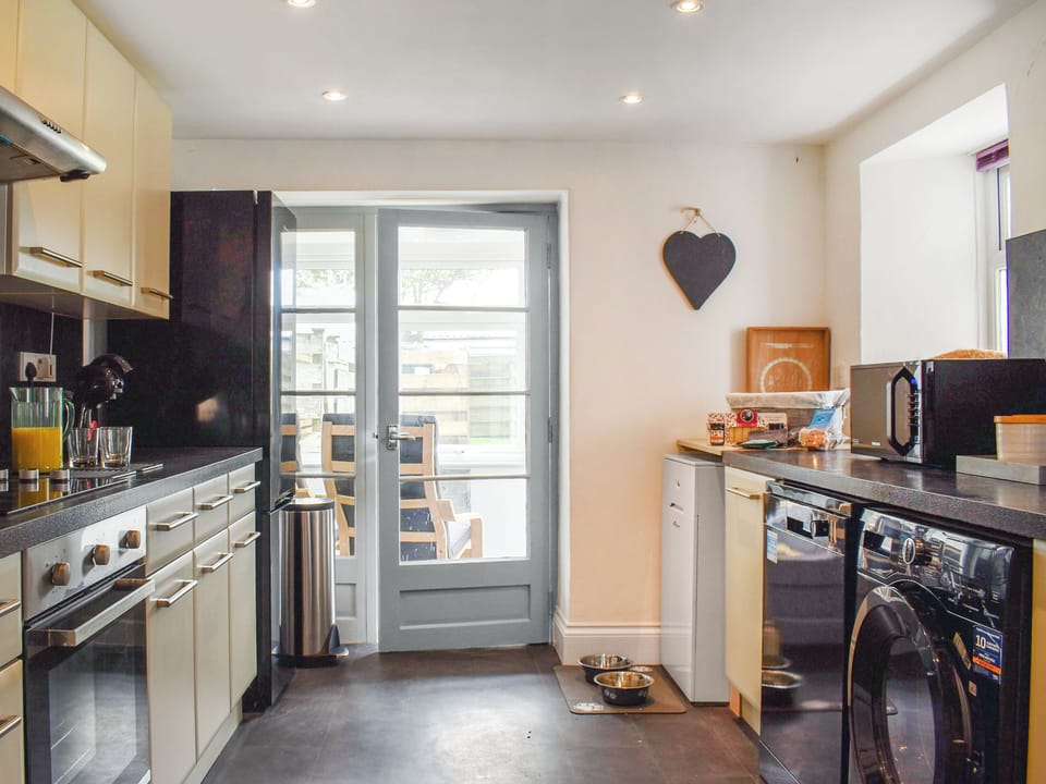 Kitchen | Irisdene, Tintagel