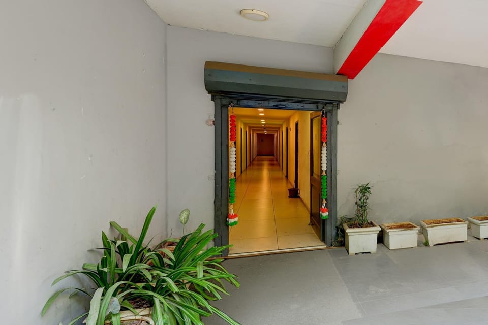 Entrance / Reception